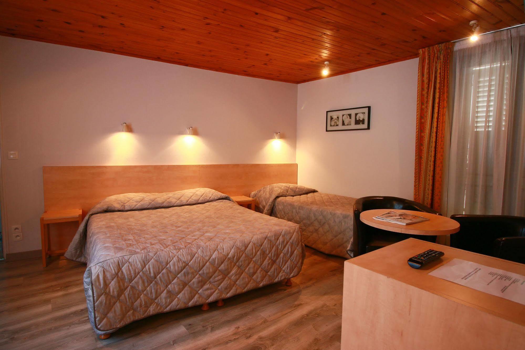 Hotel Panoramic Bagneres-de-Luchon ภายนอก รูปภาพ